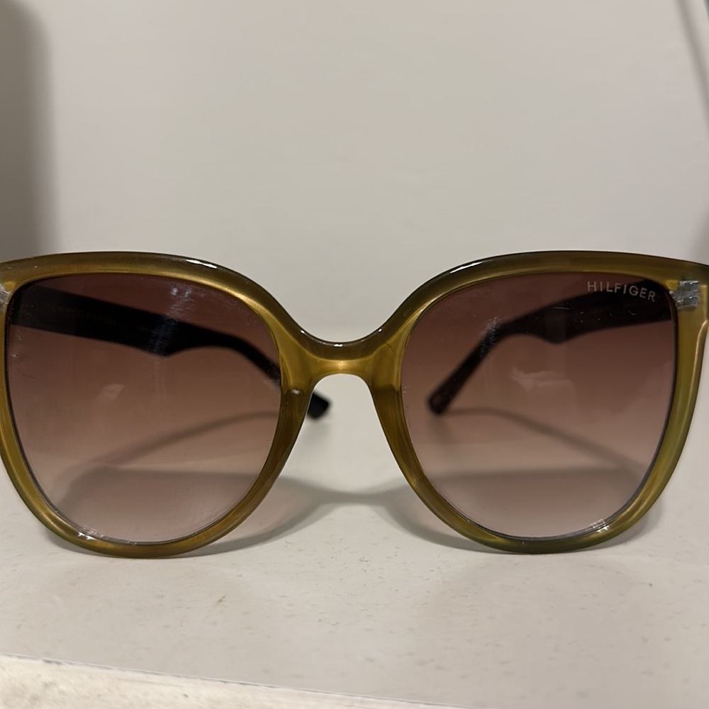 TOMMY HILFIGER Minerva Sunglasses OL449